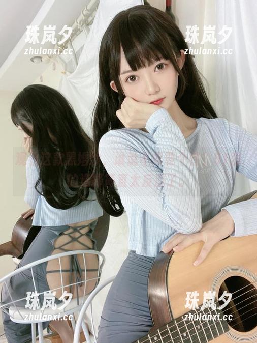 观看这款黑婚纱，谁说不需要个性？51酱的选择简直太反派了。