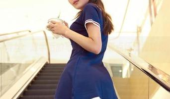 爱丝：放学后的写真，夹杂着点怀旧和叛逆