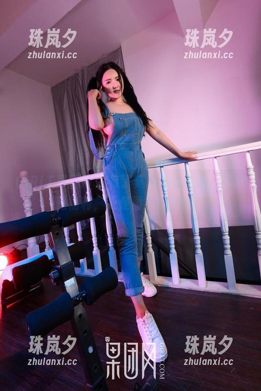 GIRLT果团网-莫雅琪 GIRLT果团网 - 有了莫雅琪的制服,不只是福利,更是图集新发现!