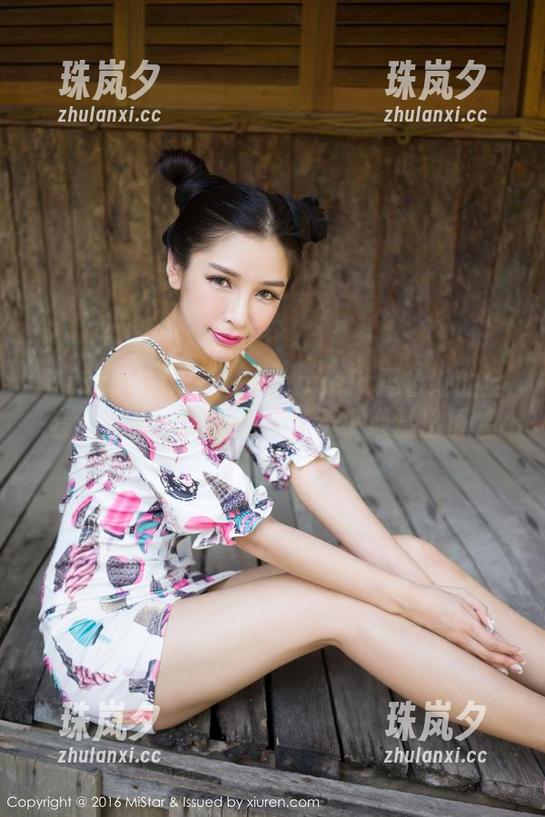 MiStar魅妍社 - Manuela玛鲁娜的全套长腿展，果然是美腿不小心溢出屏幕