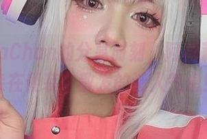 PoppaChan的分享时刻，阿梅莉亚·华森在便装中散发的迷人气息！