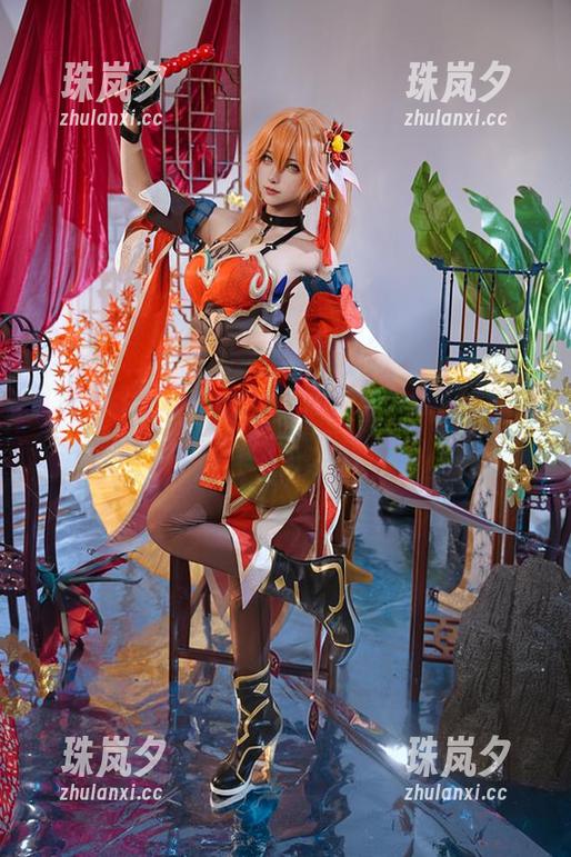 Seya狮砸 礼服+无圣光=Seya狮砸的独特味道,果然不愧是敢于挑战传统。