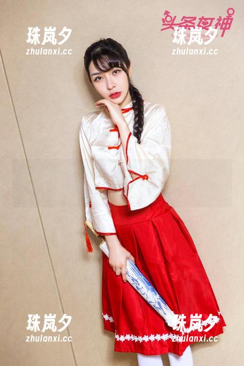 TouTiao头条女神 - 梦心玥情人写真，氛围和气氛，能撩人到发晕。
