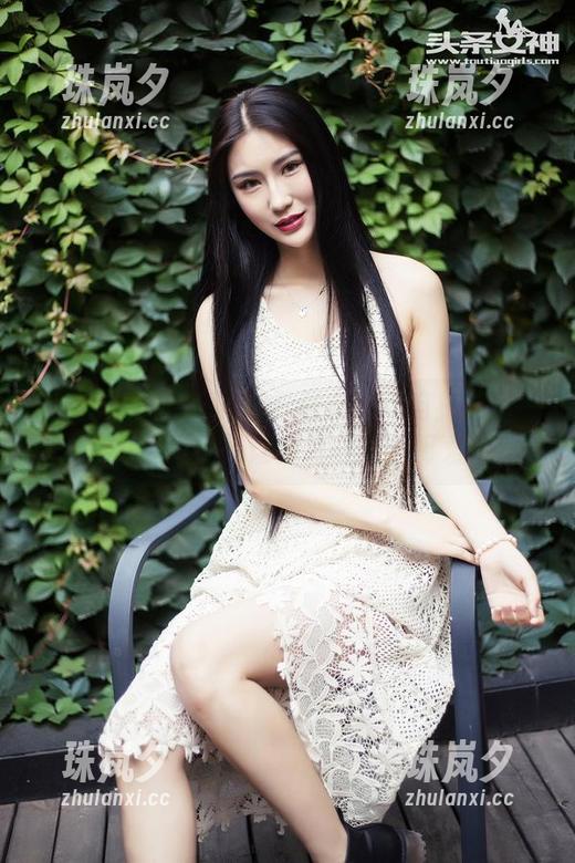 TouTiao头条女神 - 修女也爱自拍？白一晗的套图系列让我直呼过于可爱！