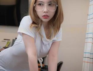 听说Uhye(이유혜)的Bimilstory-NO.02图包会让你摸不着头脑？下载试试。