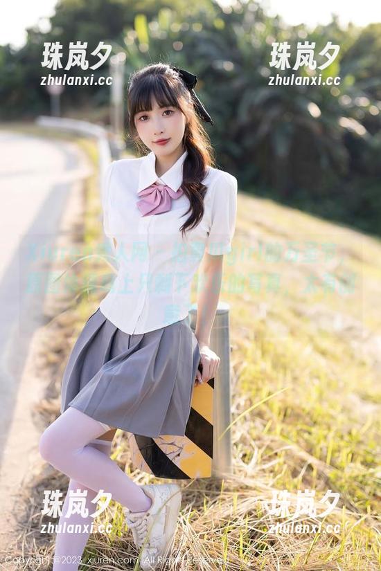 Xiuren秀人网-拍黄瓜girl Xiuren秀人网 - 拍黄瓜girl的万圣节,原图体现岛上只剩下欢乐的写真,太有创意了!