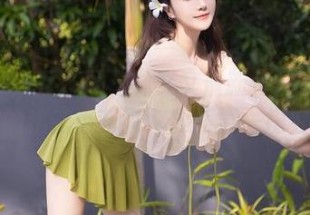 Xiuren秀人网 - 林文文最新作品集：女孩们的秘密小花园，要不要一探究竟？