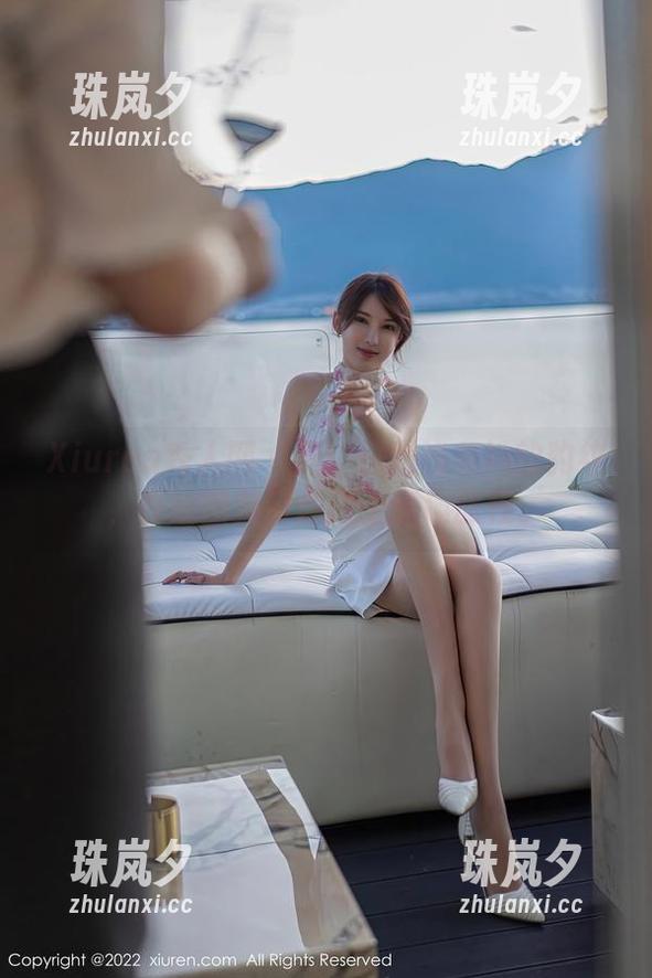 Xiuren秀人网 - 看！白浅浅和她的豹纹，在线图集带你踏上逗趣旅程。