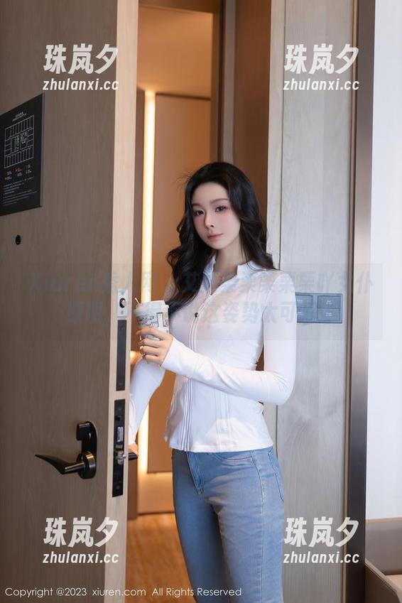 Xiuren秀人网 - 艾栗栗栗栗栗栗吖女仆原图，不得不说这姿势太可爱了
