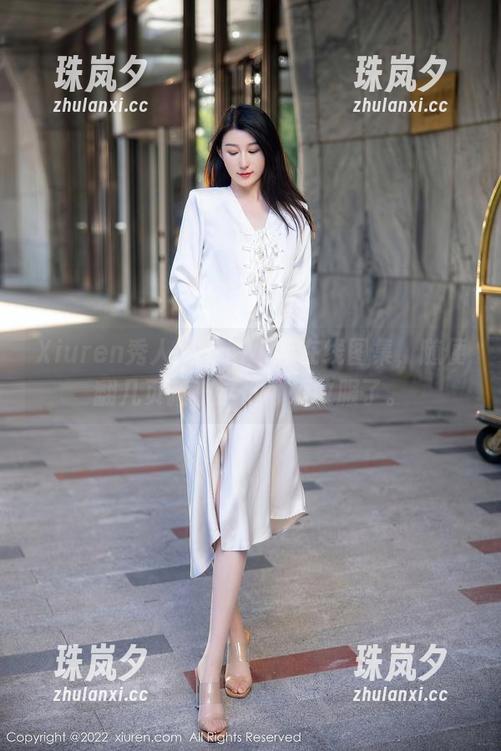 Xiuren秀人网-谢小葱 Xiuren秀人网 - 谢小葱在线图集,随便翻几页就被这份可爱收服了。