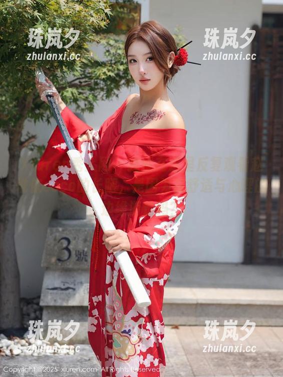 Xiuren秀人网 - 我就在这里反复观看赵惟依coco的长腿，是因为在舒适与心理的边缘游走吗？