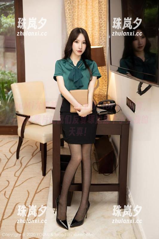 YouMi尤蜜荟 - “心上可Flora”写真，一张张照片让我们反复琢磨那个小女孩的天真！