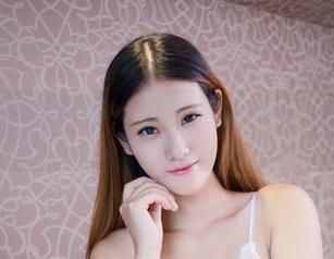 YouWu尤物馆 - 高清裸足大公开！木木hanna的脚丫子比某些地方的风景还好看！