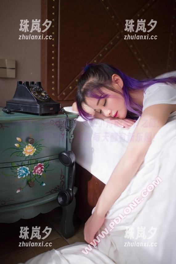 partycat轰趴猫 - 艾小青的秘书之旅：原图超乎想象，更新每天都有新乐趣！