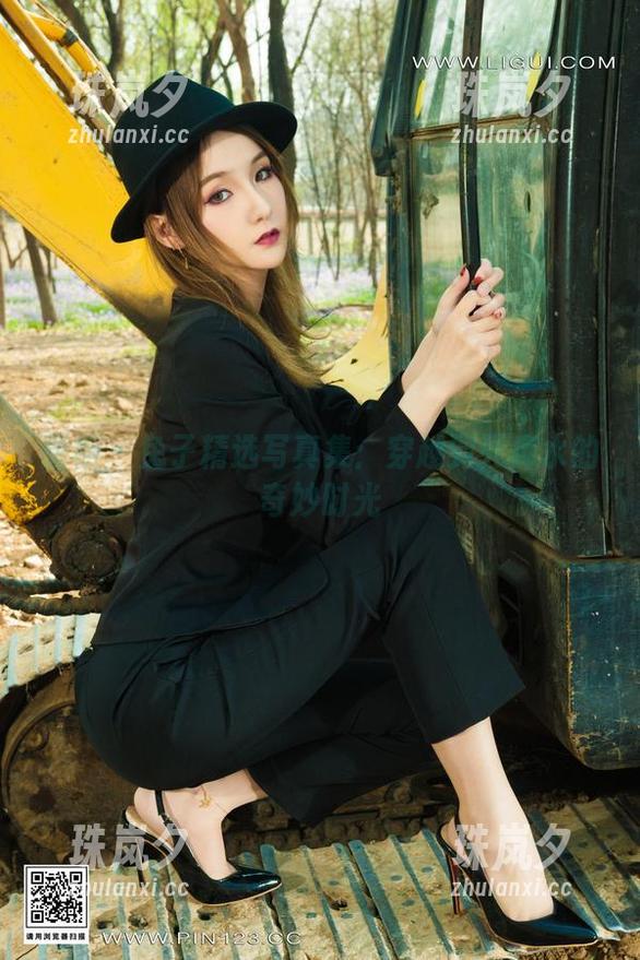 丽柜 - 兔子精选写真集：穿越到死库水的奇妙时光