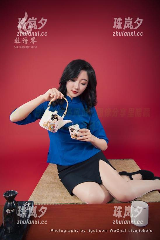 丽柜-白云 丽柜 - 白云的秘书风范,图像分享里暗藏着小心思吗?