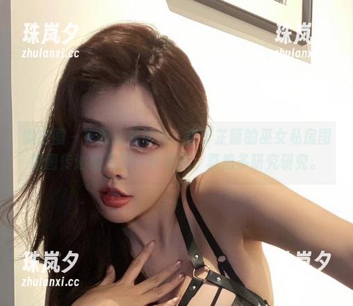 微密圈 - 衣服还是得体，但于芷晴的巫女私房图原图传达的是另一种洒脱，真想多研究研究。