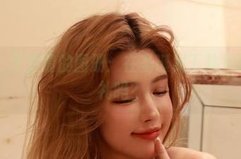 微密圈 - 于芷晴的图册：在圣诞树下静悄悄等着好礼吗？