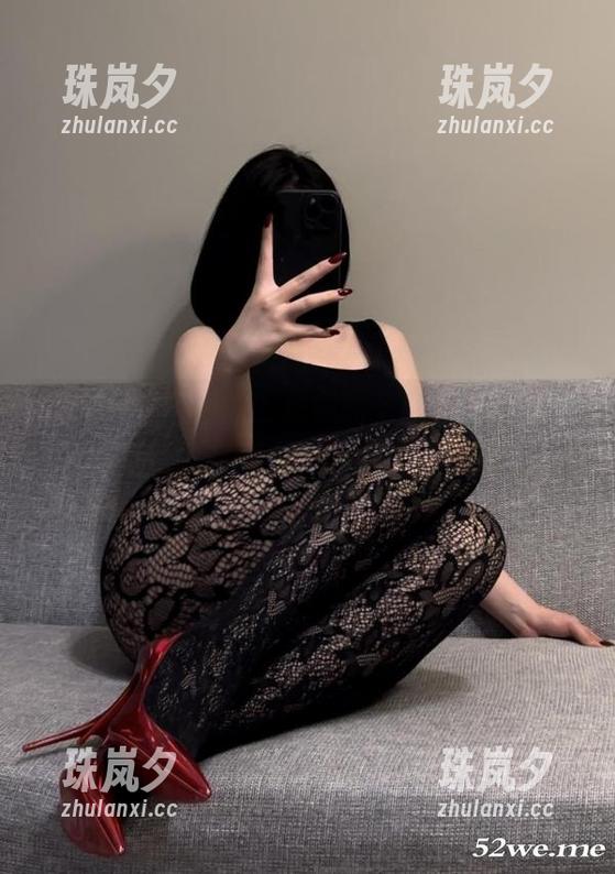 微密圈 - 保守的二舅妈的圣诞美图，似乎有更多的意思在里面想要逃出来。