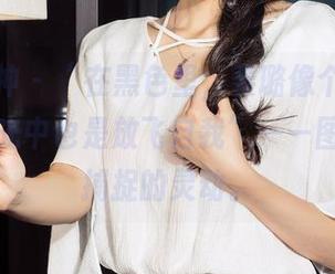 克拉女神 - “在黑色里，姜璐像个小精灵，无圣光中也是放飞自我”——图片瞬间捕捉的灵动。