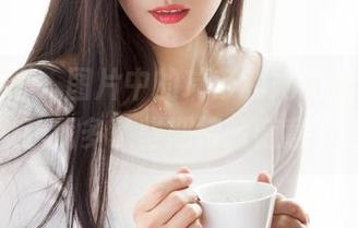 克拉女神 - 图片中的瑞莎和她的连衣裙，貌似让我多了些期待，随意下载？