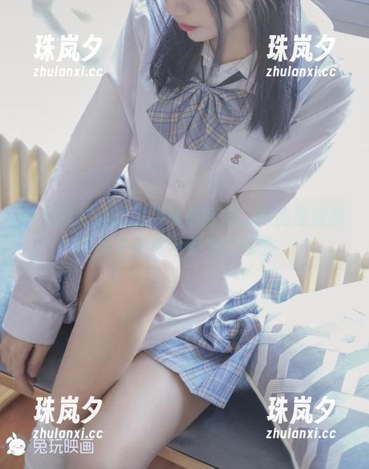 小细腿白丝的兔玩映画合集，网盘里流淌着些许骄傲与叛逆的气息。