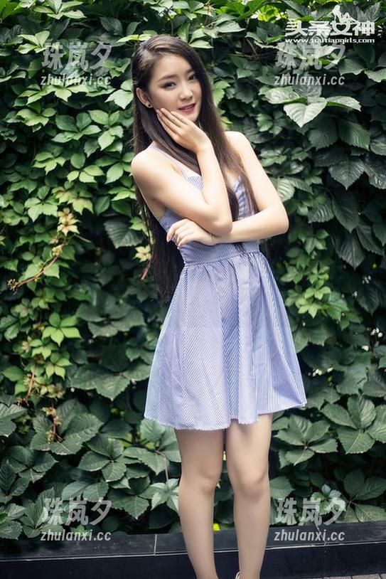 头条女神 - 李丽莎的连体衣：高清作品集，让人意想不到的角度