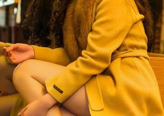 头条女神 - 穆菲菲的无圣光校服图集：就算校服背离了尺码，青春仍在继续飙车！