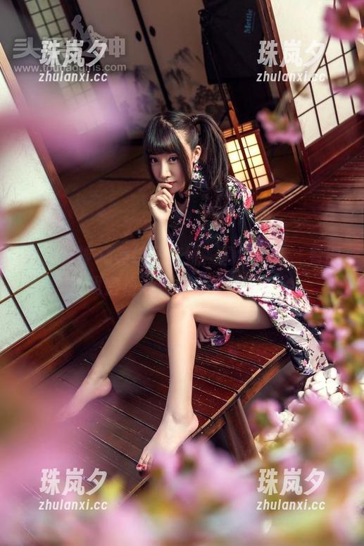 头条女神 - 美纳子在线，清纯图集，看得我密集恐惧症也发作了！