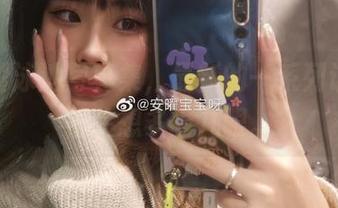 安曜曜泳池写真集，最新的一系列让人忍不住想多看几眼。