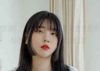 图册：宋哈娜(송하나)让微型比基尼变身居家必备，联络感情（？）居然也OK的！