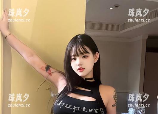 小优优子 微密圈 - 突如其来的全套!小优优子的红色内衣,我有点想看看,呃,更多细节。