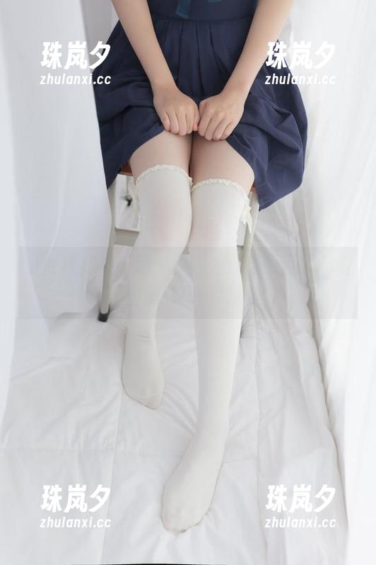 少女秩序 - 千澄的海边，咸咸的风拂动着美图里的每一缕发丝