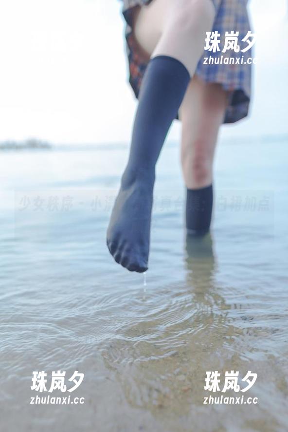 少女秩序 - 小满的新写真合集：白裙加点顽皮