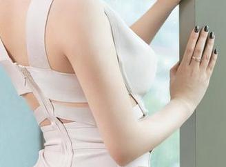 推女神 - 徐妍馨Mandy的私拍旗袍秀，在不经意间撩动了我的抽象思绪！
