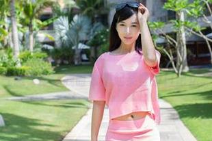 推女郎 - 小九九和她的圣诞，不靠“圣光”照耀，但是这作品的气息，却让我时常想起某些旧日记忆。