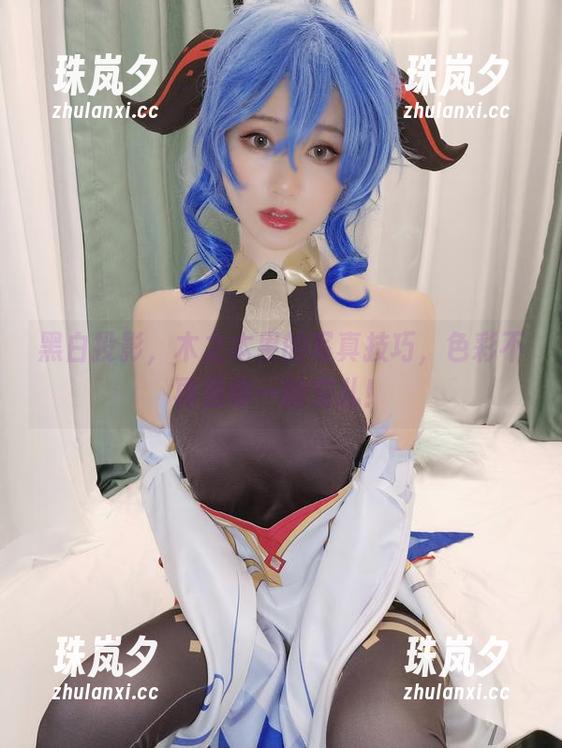 黑白投影，木之本果的写真技巧，色彩不再是唯一的宠儿！
