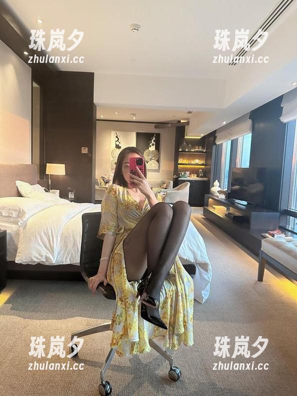 果儿Victoria 微密圈 - 果儿Victoria的写真温柔得像冰淇淋,免费的越看越想舔,我这想法没毛病吧?