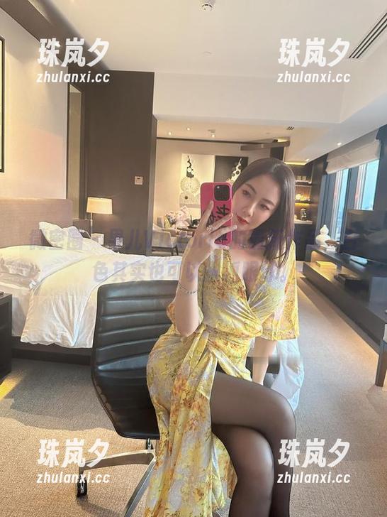 微密圈 - 果儿Victoria的最新作品,白色其实也可以很抓眼球。