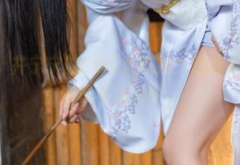 下载桜井宁宁的COS大熊猫，恕我直言这画风不太正经。