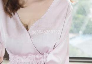 梦丝女神 - 珂珂的匡威鞋女神之路，原图中的每个细节都让人不自觉停下。