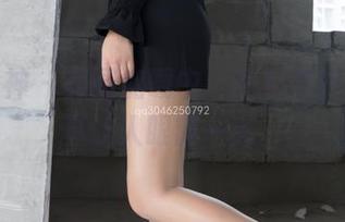 梦丝女神 - 美图加载中，花月舞的夏天写真让人眼前一亮。