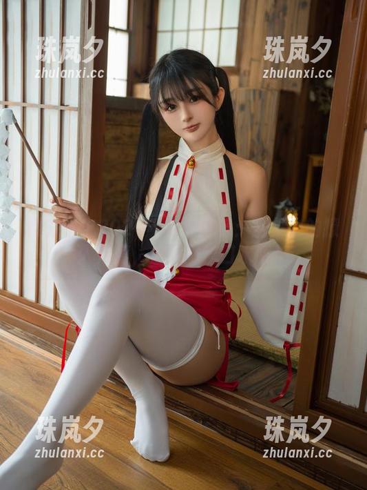 樱井宁宁2024年自拍图包：全集中的撩人角度，注意别流口水哦！