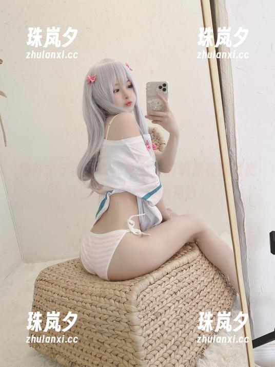 樱井宁宁的兔女郎写真，明明是在展现皮毛，却更像是在玩角色。