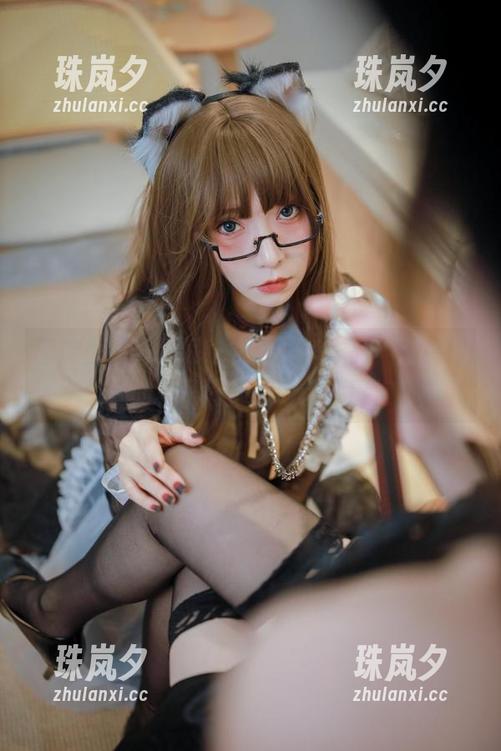 次屁啦 图库里藏着次屁啦的连衣裙作品,这种自在的样子好像随时都会冒泡