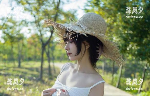 短裤写真？浅安安果然又来挑战审美极限，分享过来你们的想法！