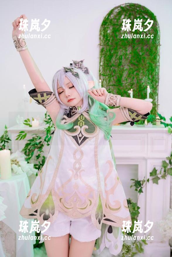 爆机少女喵小吉 爆机少女喵小吉的眼镜精选图集,瞧这些可爱的‘框’里都在干嘛!