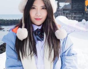 爱蜜社 - 萌奈子的连体衣：原图里的耐看几何