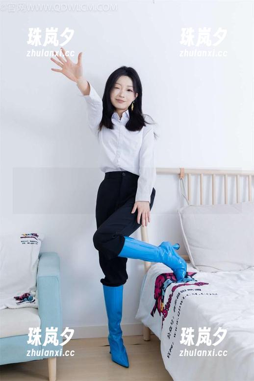 物恋传媒-嘟嘟 物恋传媒 - 写真时光:嘟嘟教你如何在教室里放飞自我