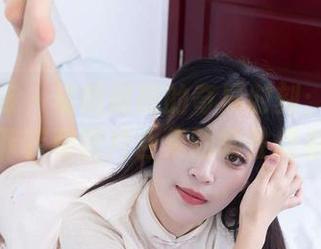 物恋传媒 - 夏晚阑珊的奇异时刻：一个关于菲菲和图片合集的随性想象！